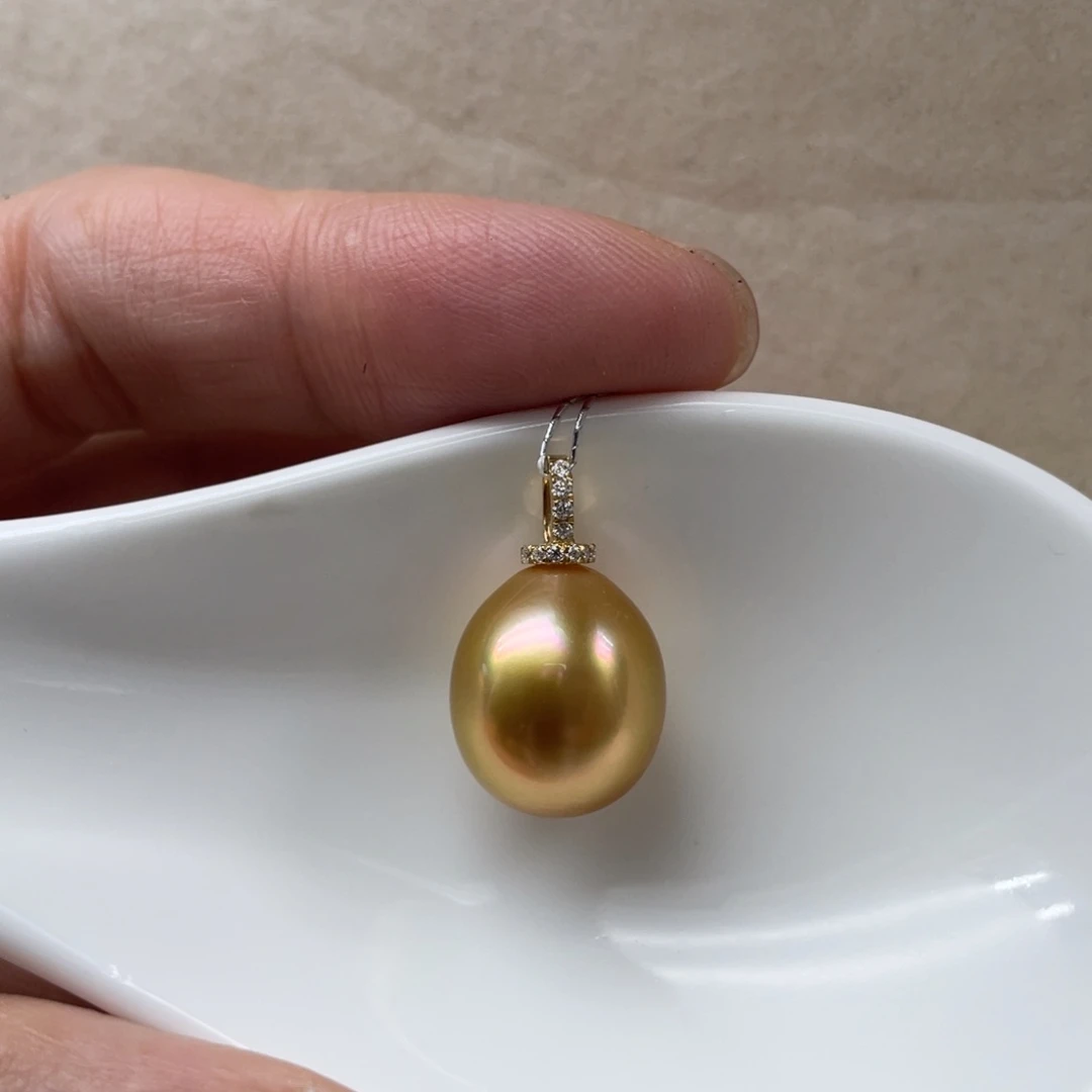 颈饰海水珍珠18K金镶嵌12.2mm