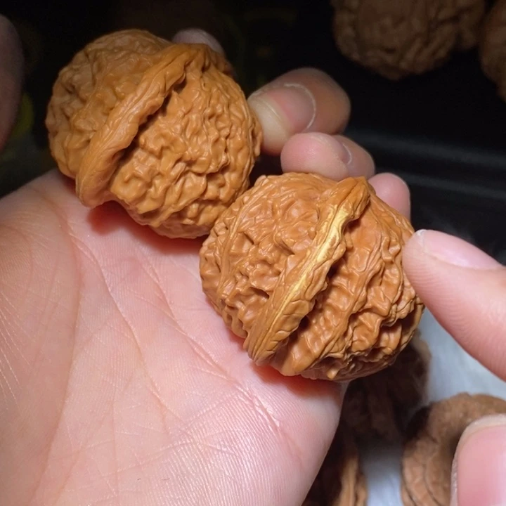 用***7吊坠文玩核桃有黄边白狮子全品