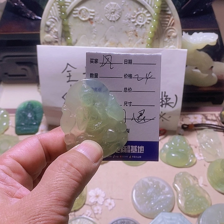 蛇纹石玉颈饰合金风***丽