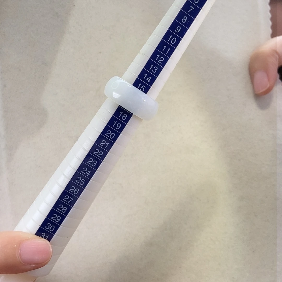 未镶嵌戒指和田玉