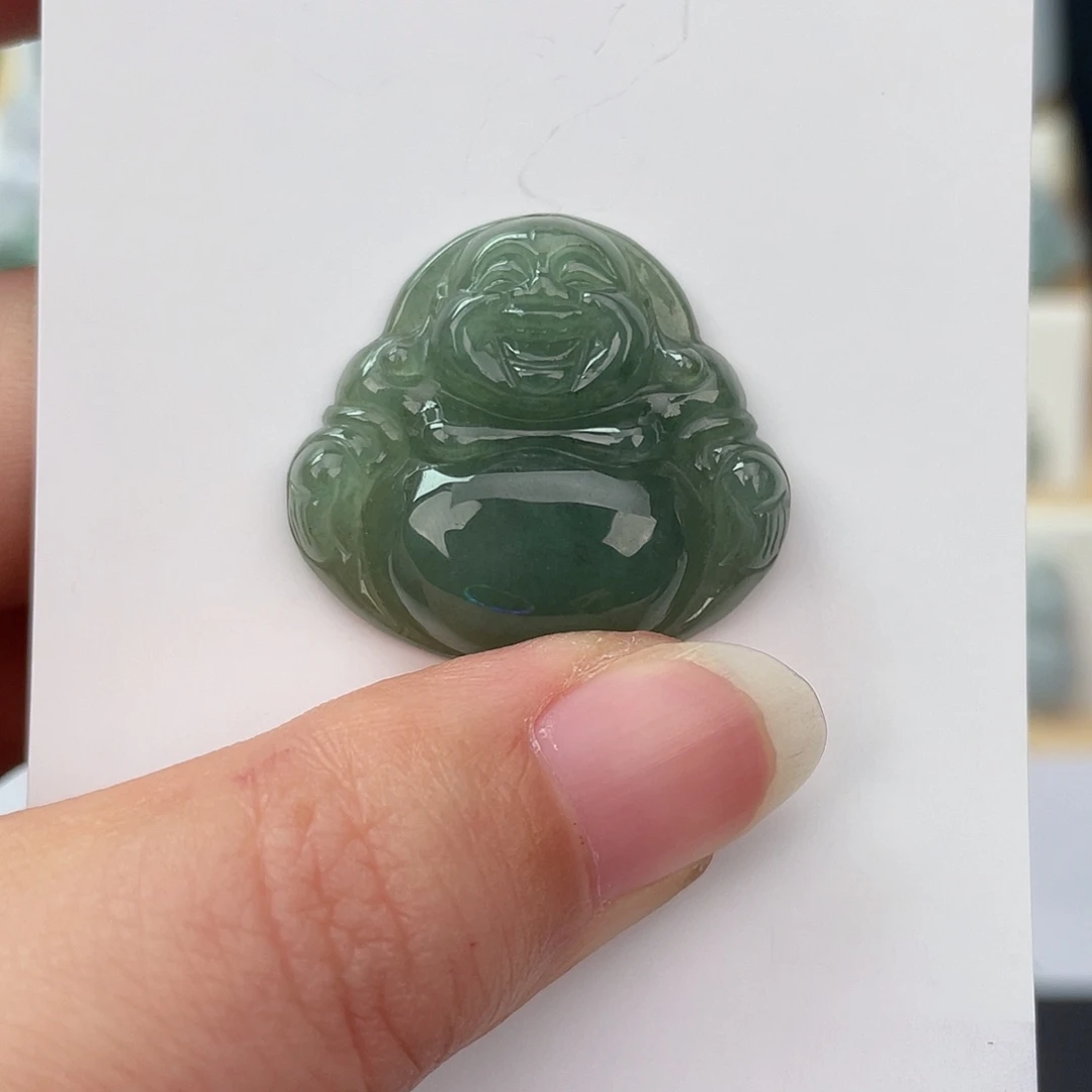翡翠未镶嵌颈饰佛公
