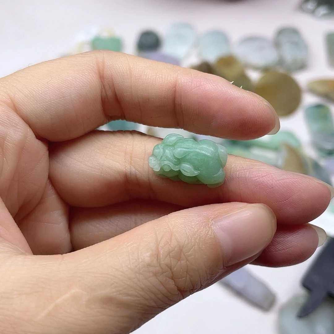 未镶嵌定制翡翠翡翠