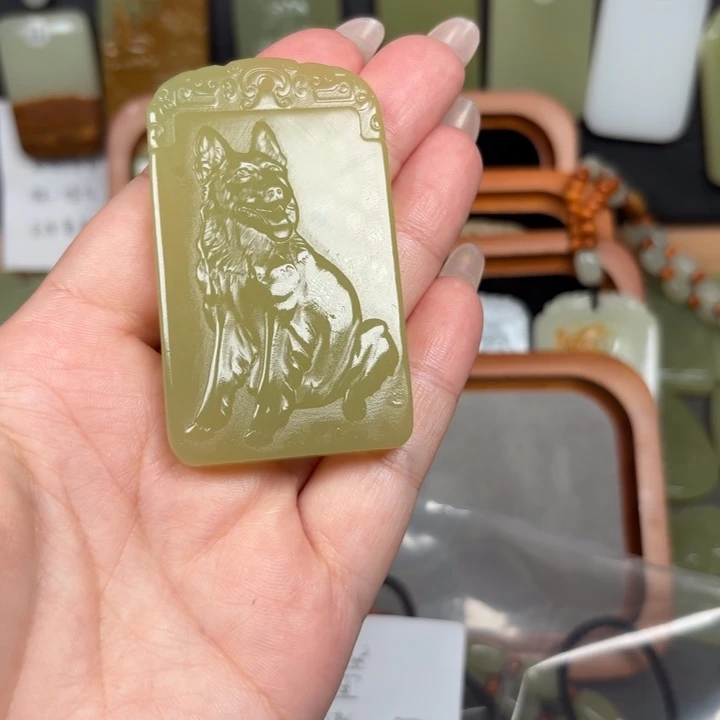 兴***店石材新疆昆仑山脉生肖狗