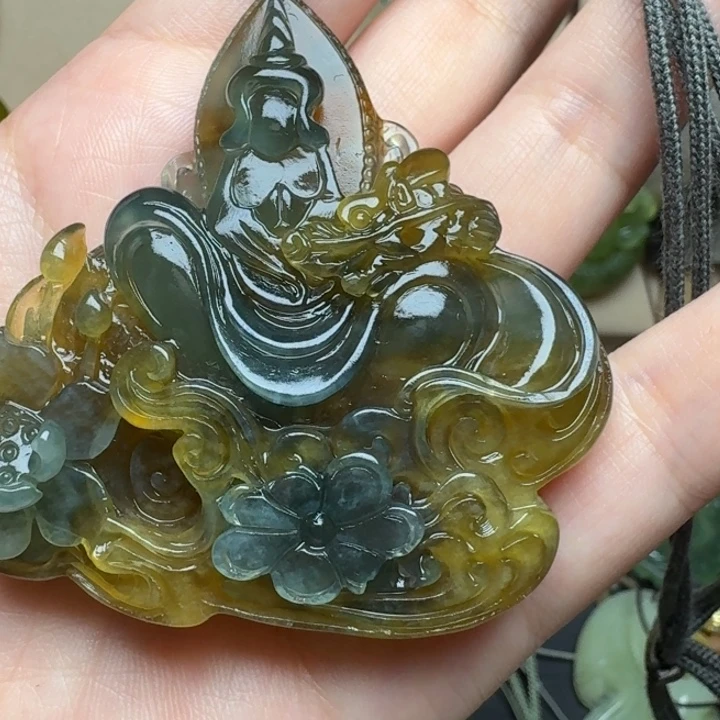 周***刚未镶嵌蛇纹石玉颈饰