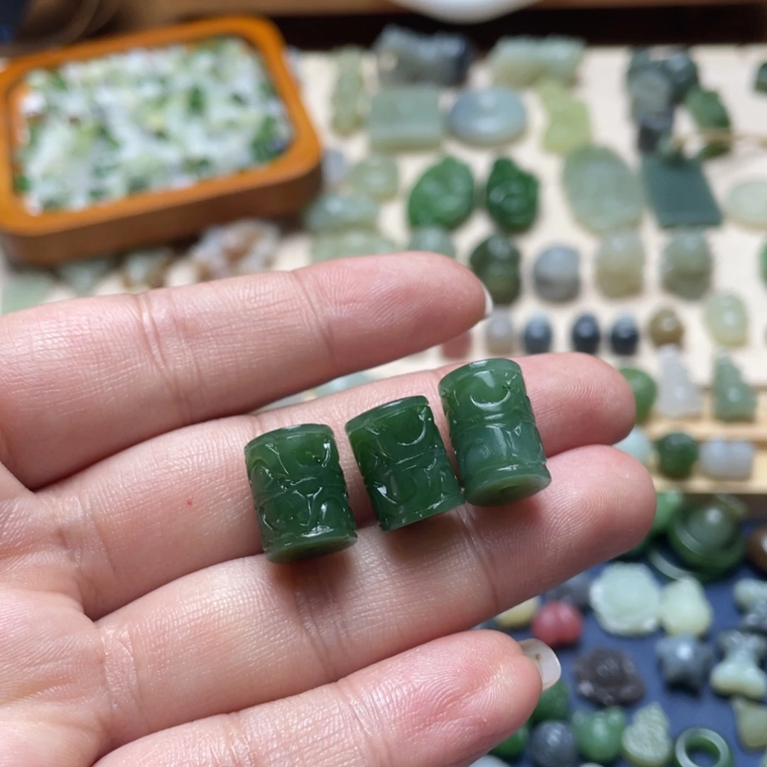 和田玉未镶嵌吊坠(不含链)一个