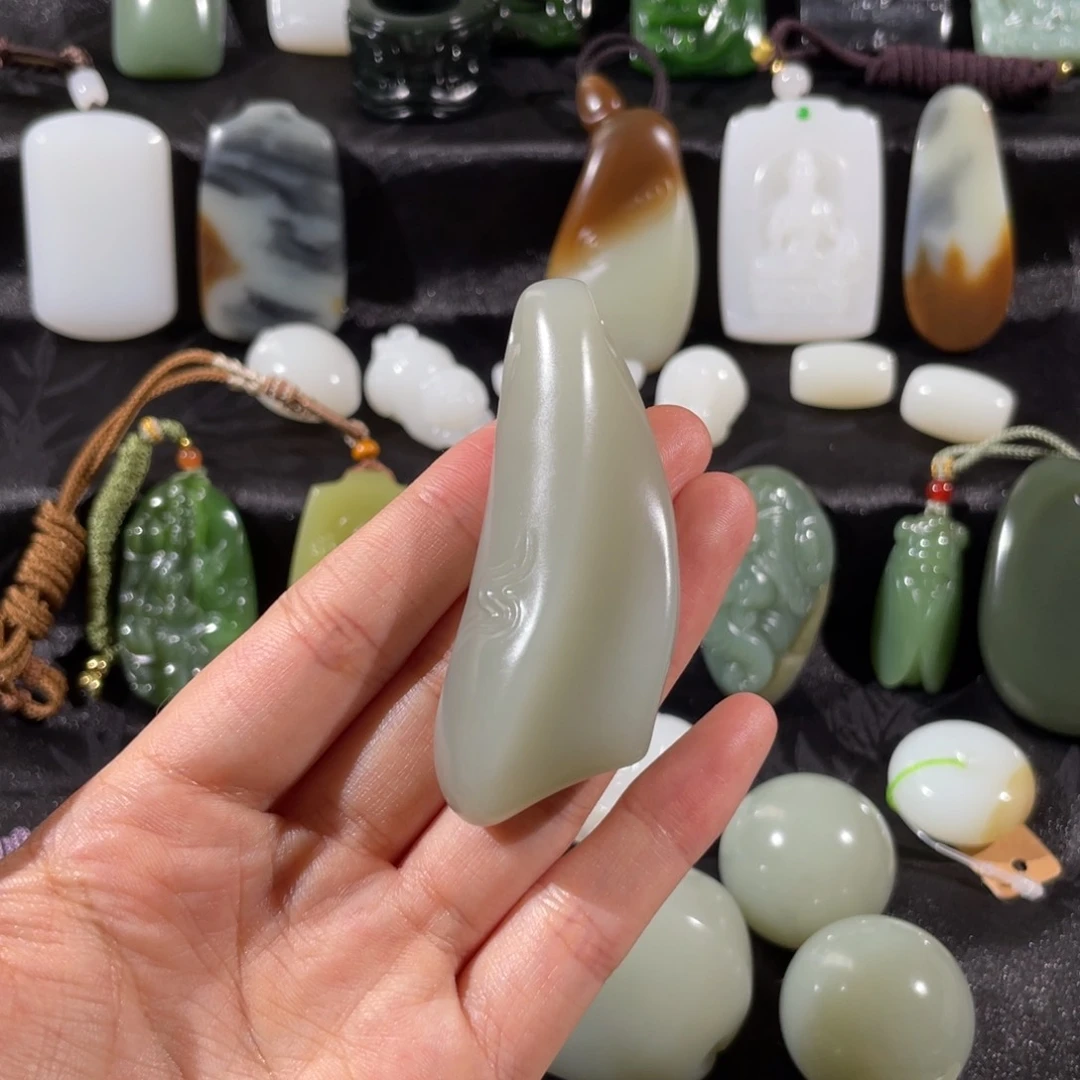 和田玉未镶嵌挂件