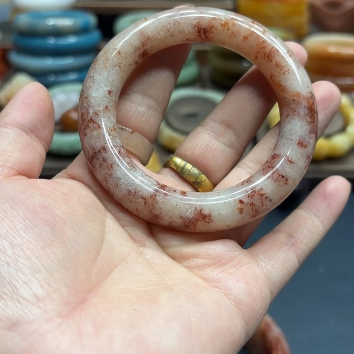 财***尖石英质玉未镶嵌手镯