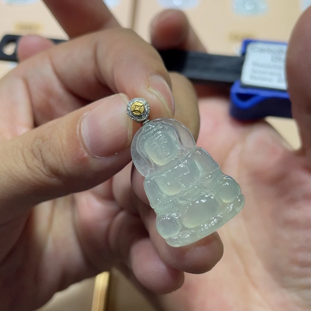 颈饰18K金镶嵌翡翠