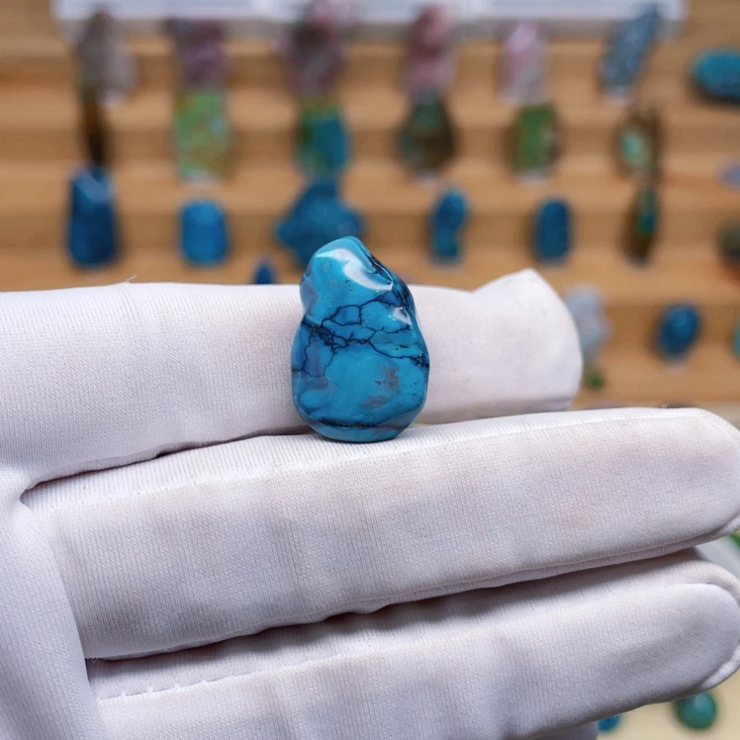 绿松石未镶嵌颈饰