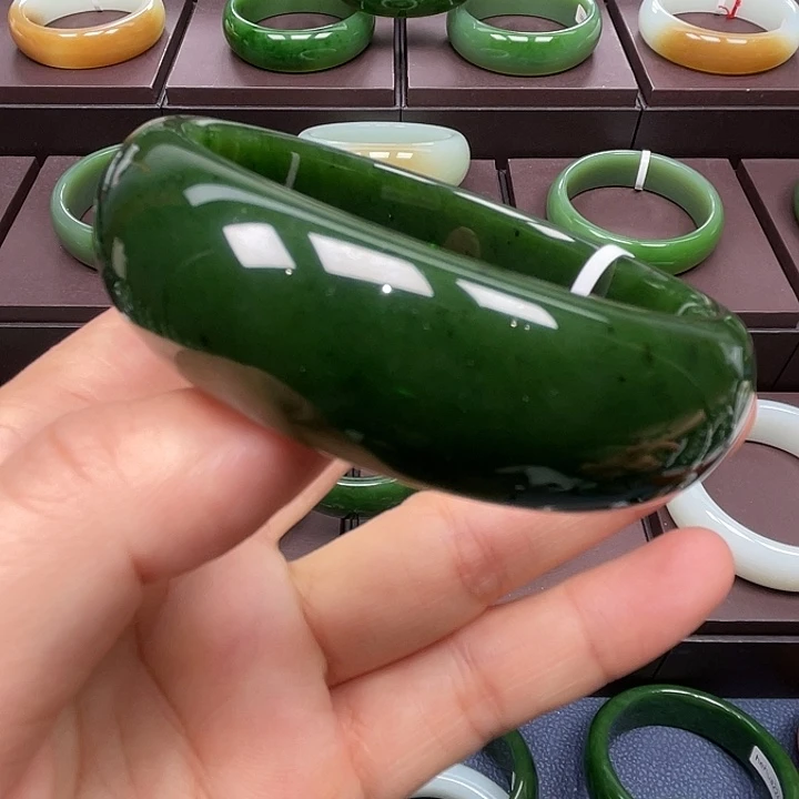 和田玉未镶嵌手镯62口径