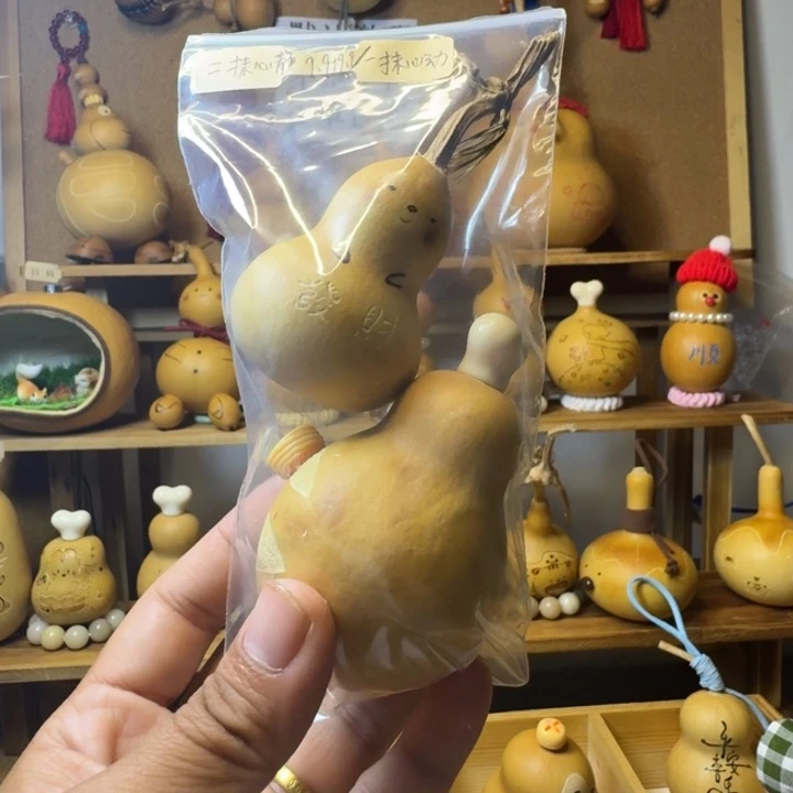 松木鸡腿面包活动价2个