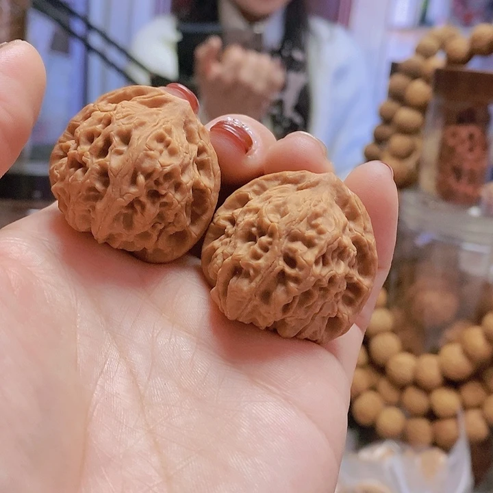 【闪购商品】文玩核桃把件37.5玉枕元宝