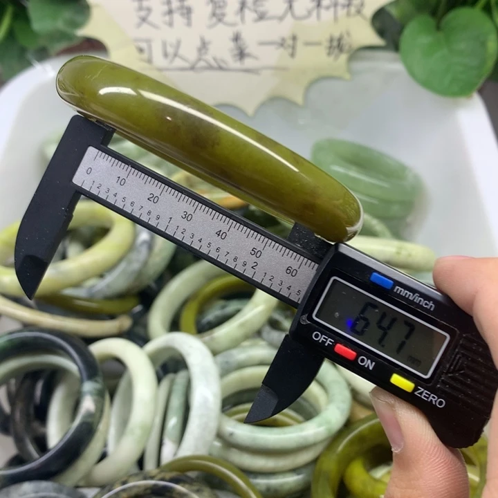 蛇纹石玉未镶嵌手镯42