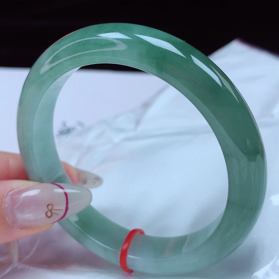 翡翠手镯未镶嵌56圈