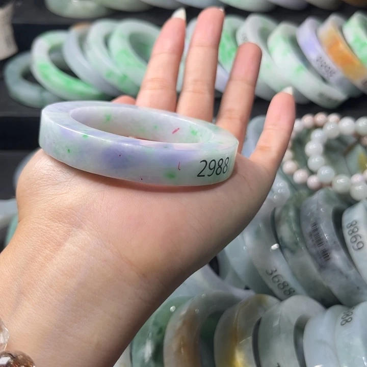 定制翡翠未镶嵌手镯