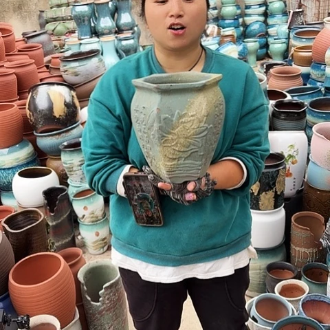 口18高24瑕疵一个盆子。