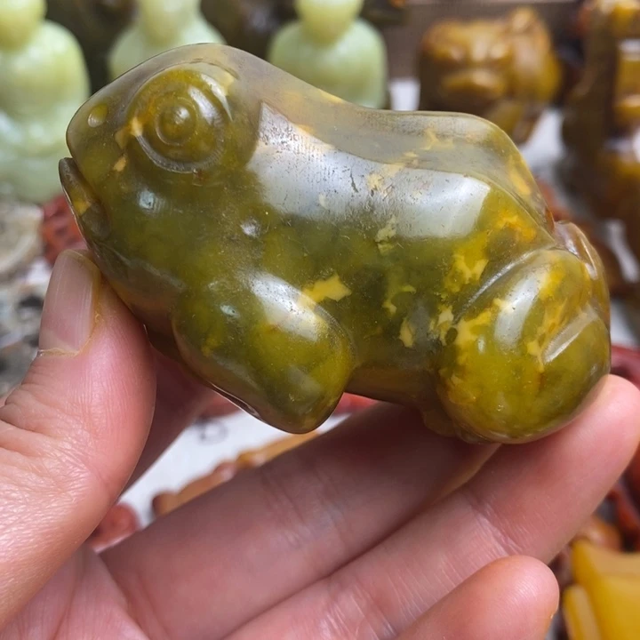 未镶嵌蛇纹石玉颈饰41
