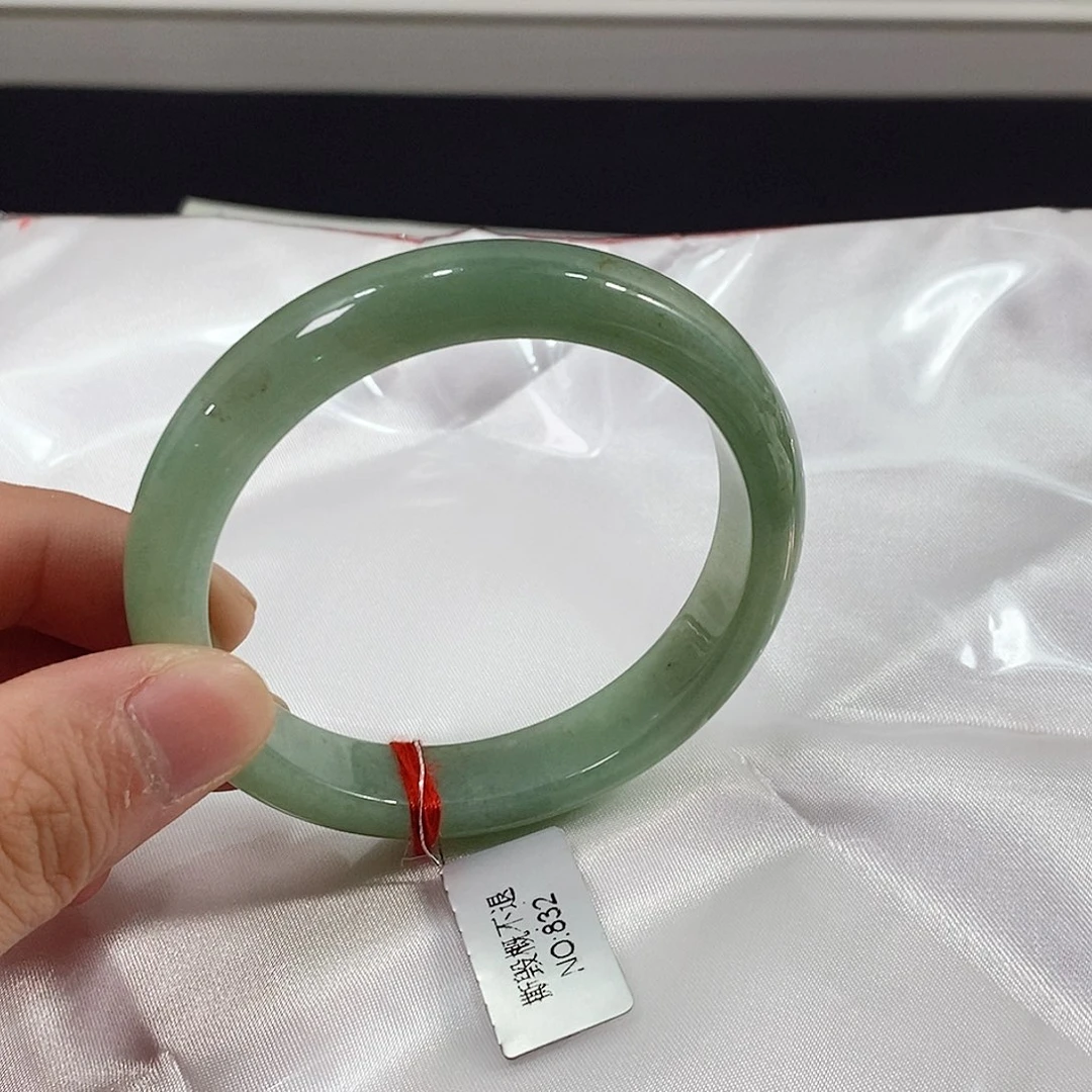 未镶嵌手镯翡翠手镯