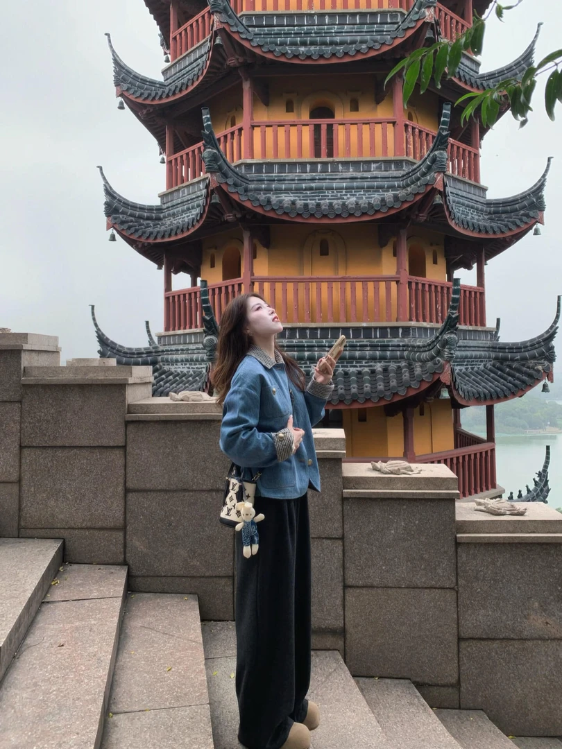 2025秋季新款法式小香风格纹撞色牛仔外套女搭配阔腿牛仔裤两件套