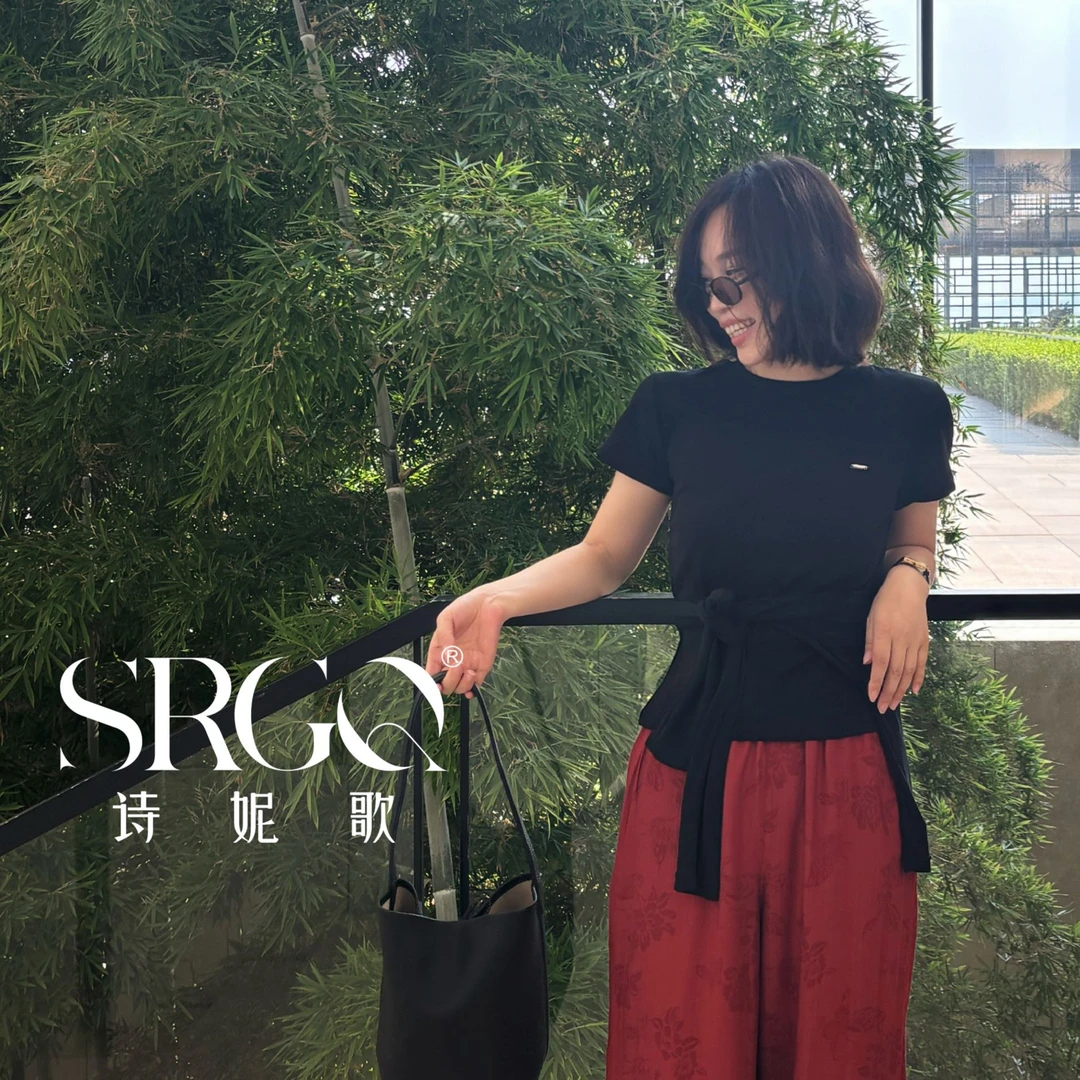 诗妮歌&谁穿都是沙漏腰~人手一件超显身材的正肩T恤~基础款短袖