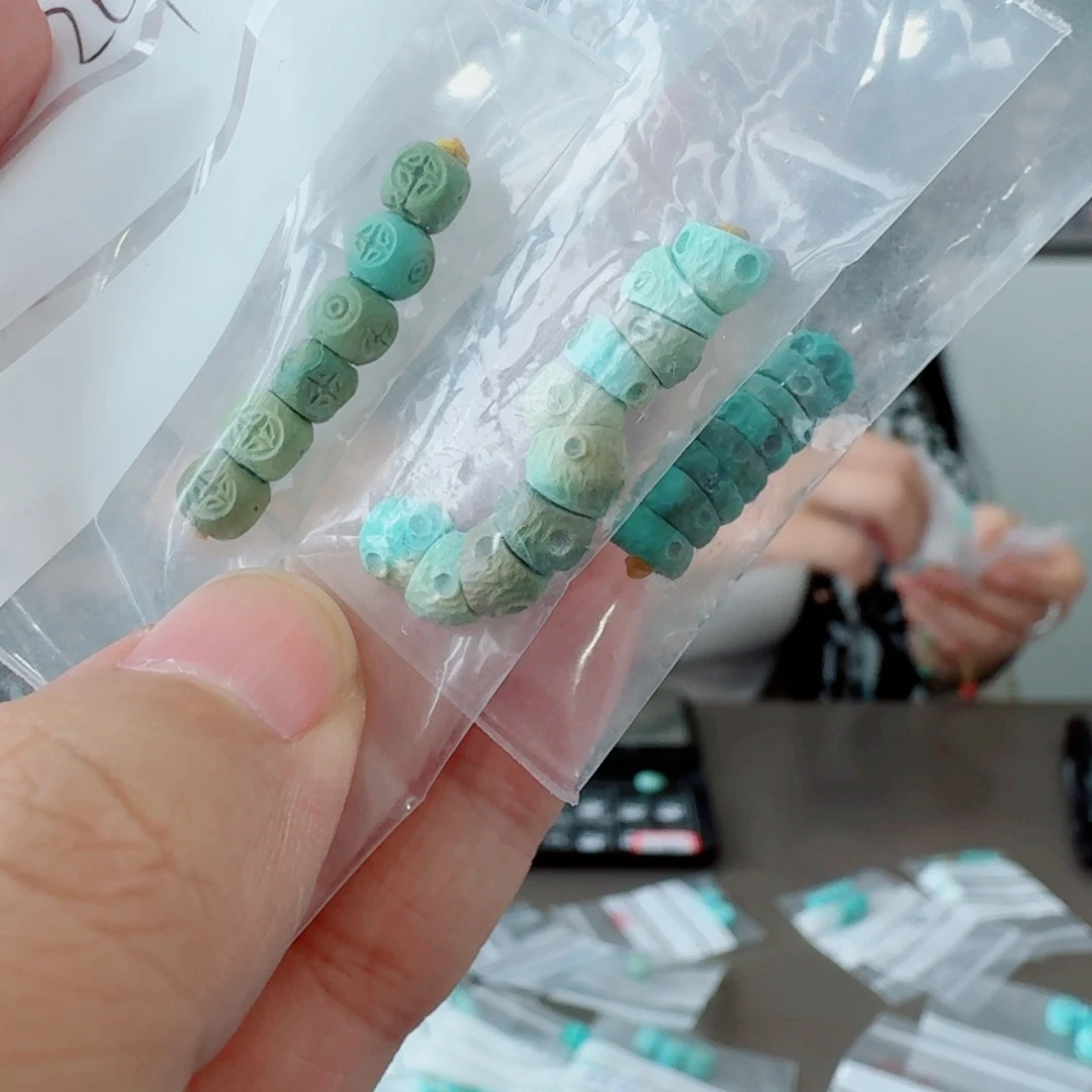 未镶嵌绿松石珠宝奇石