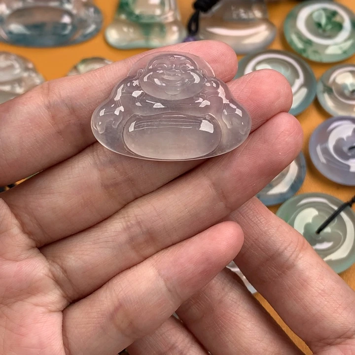 颈饰未镶嵌翡翠…..