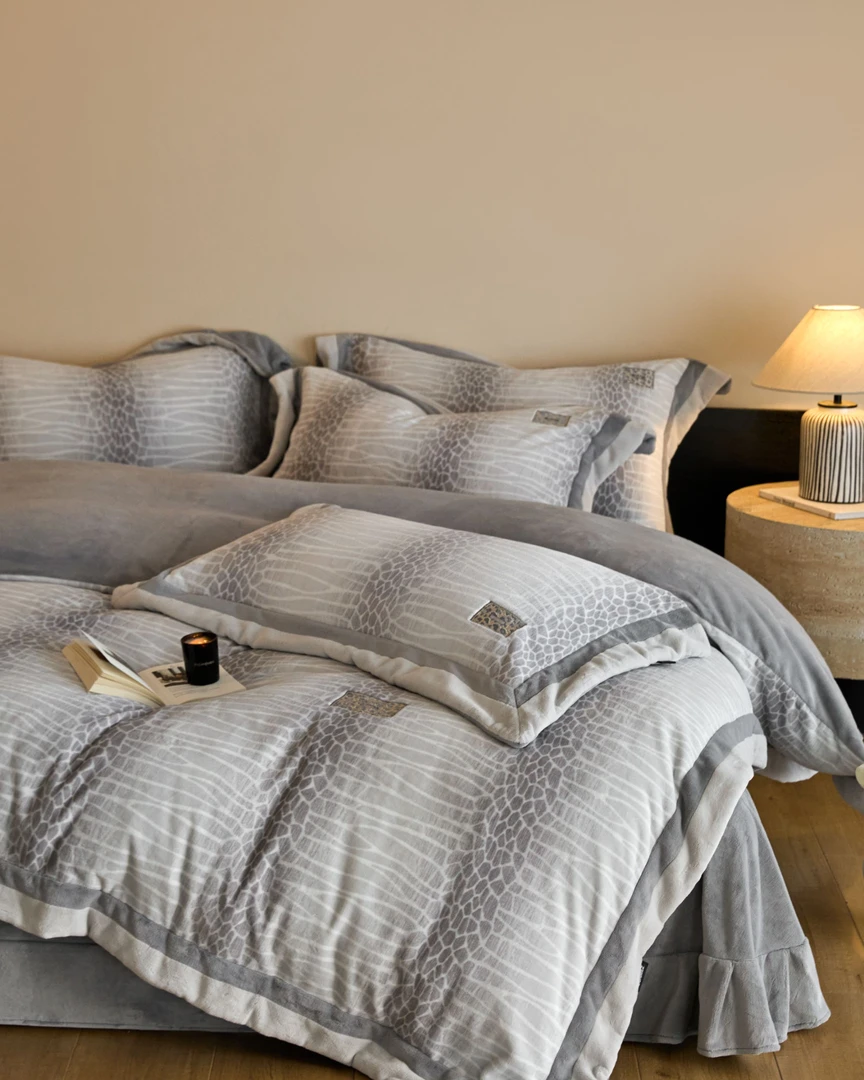 小豹纹10斤A类高端简单牛奶绒轻奢四件套冬 慕斯绒被套加厚床单