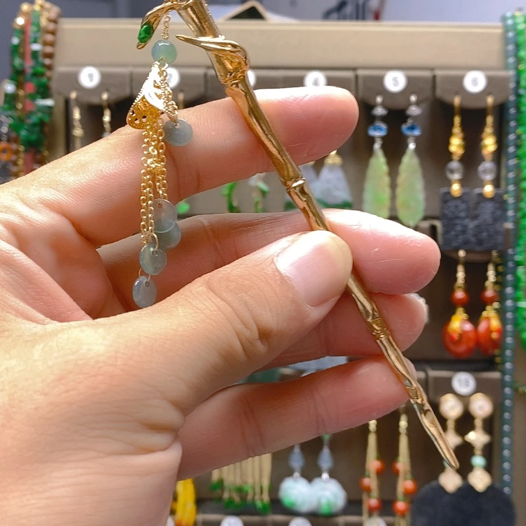 未镶嵌翡翠耳饰翡翠