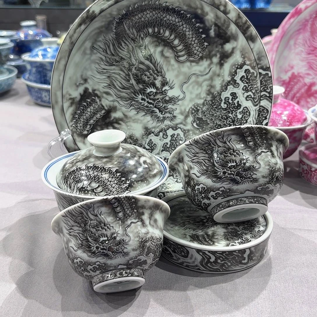 瓷片景德镇瓷器精品陈列