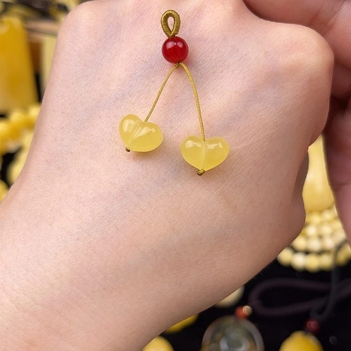 琥珀未镶嵌颈饰琥珀，