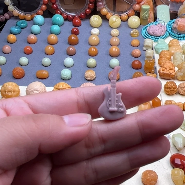 未镶嵌石英质玉（缅黄）珠宝半成品