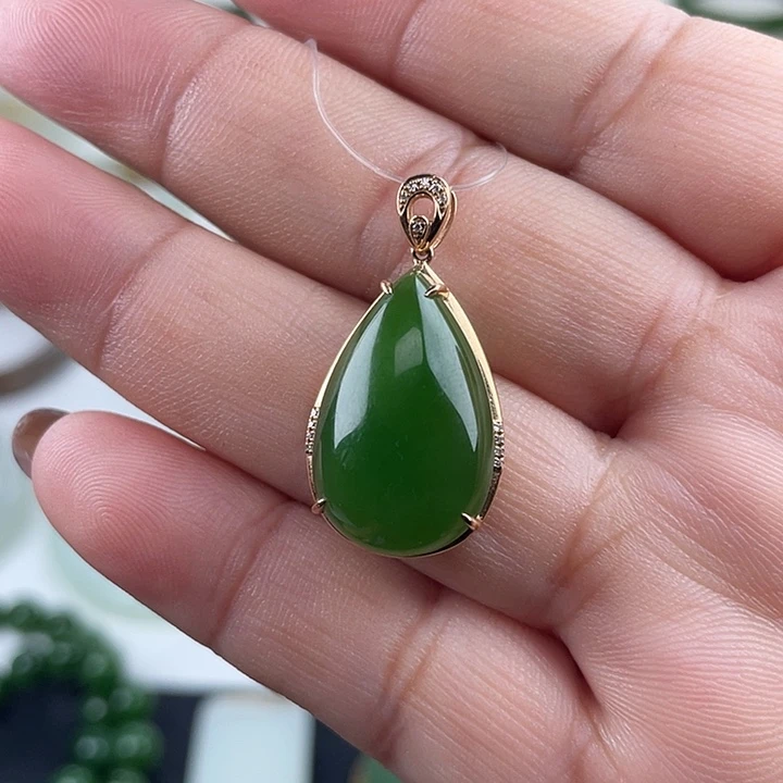 和田玉（碧玉）18K金镶嵌颈饰