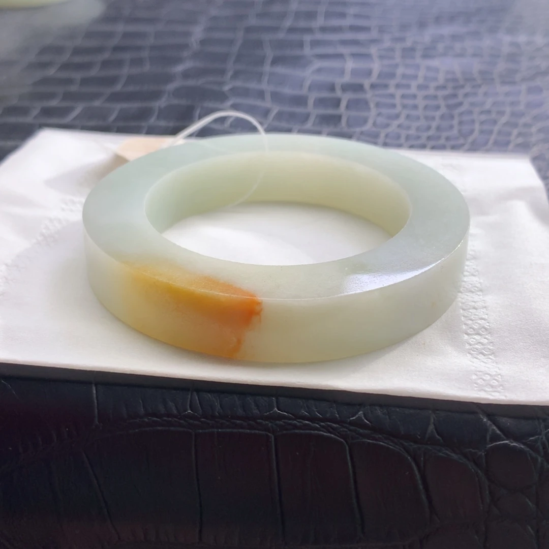 定制翡翠未镶嵌手镯