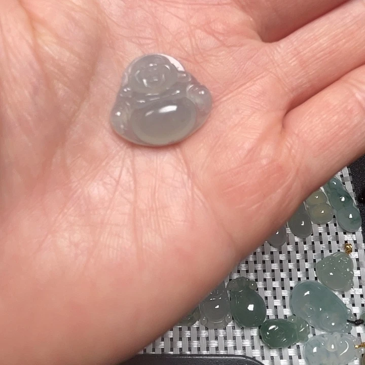 翡翠足金镶嵌颈饰翡翠