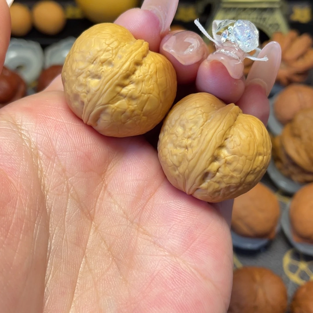 文玩核桃把件元宝