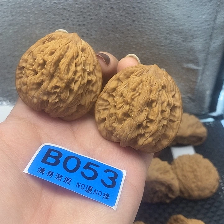 文玩核桃吊坠43麦虎