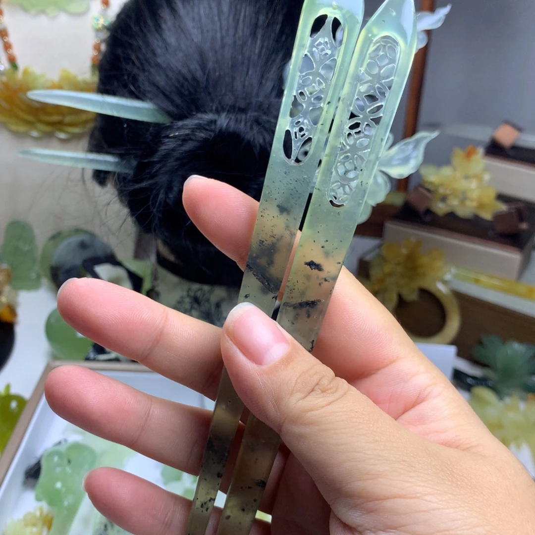 张***人未镶嵌蛇纹石玉发簪
