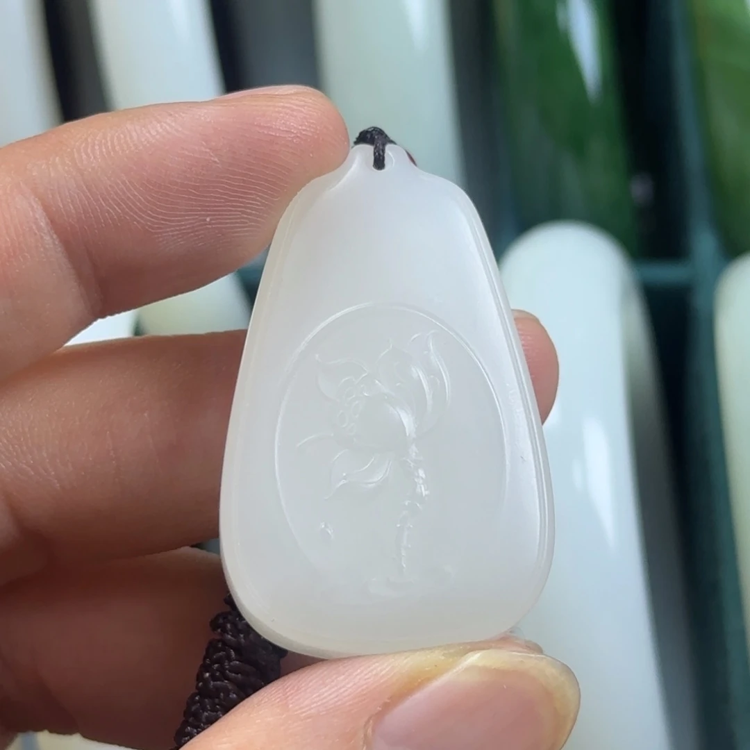 颈饰未镶嵌和田玉莲莲如意