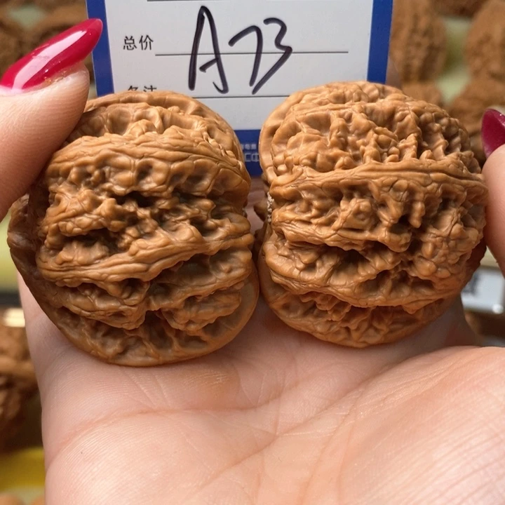 桃核吊坠大粗筋大粗筋
