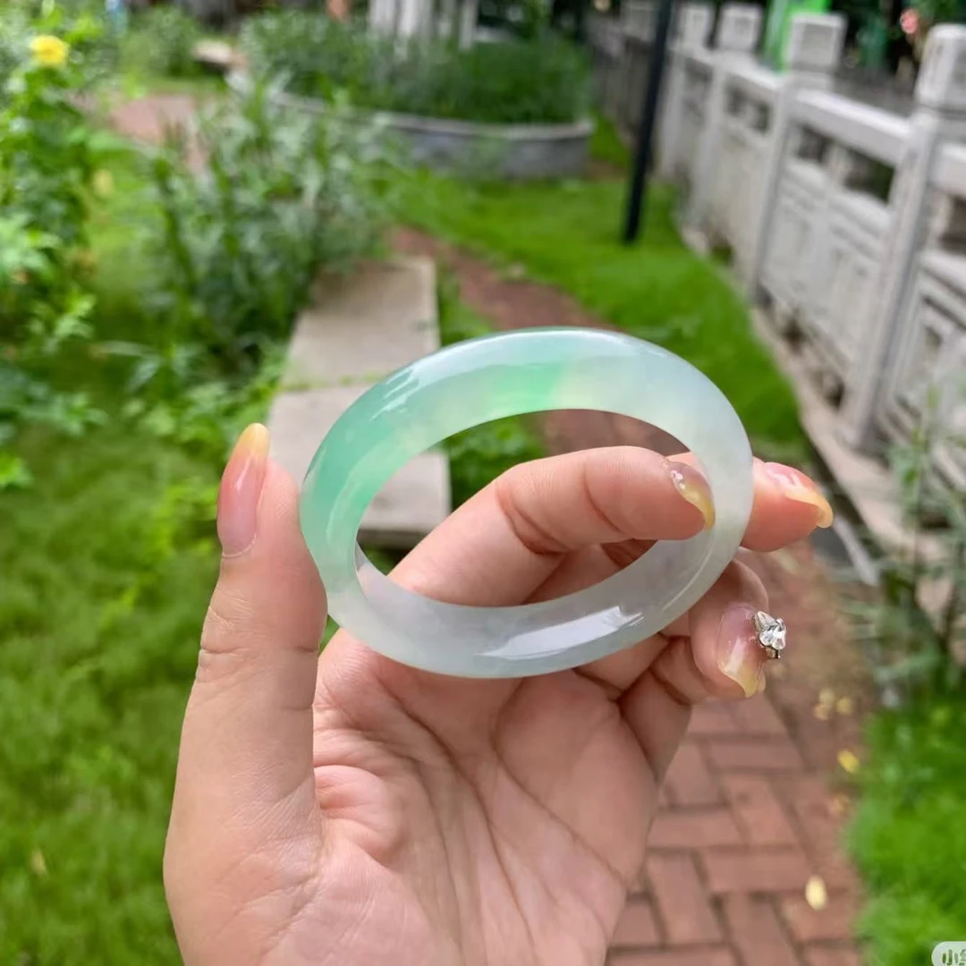 缅甸A货翡翠手镯正圈