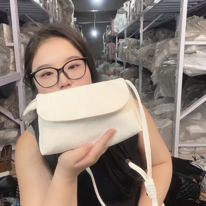 PU黄牛皮（革）PVC时尚潮流时尚