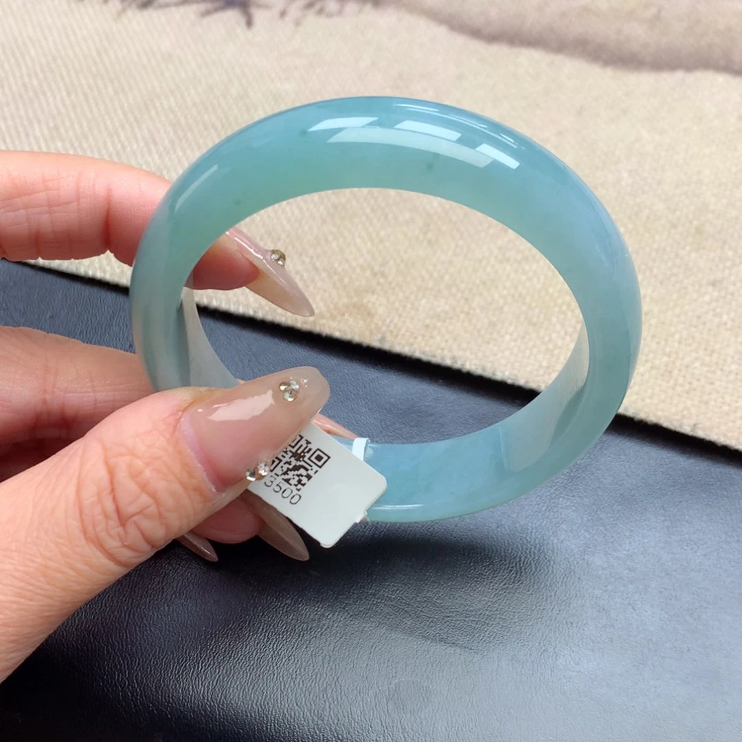 未镶嵌手镯翡翠缅甸翡翠手镯