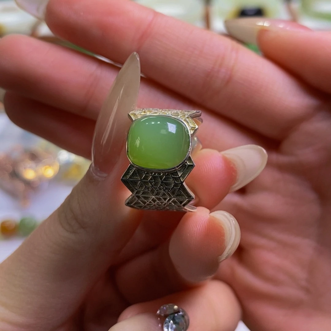 和田玉手镯足银镶嵌粉绿戒指