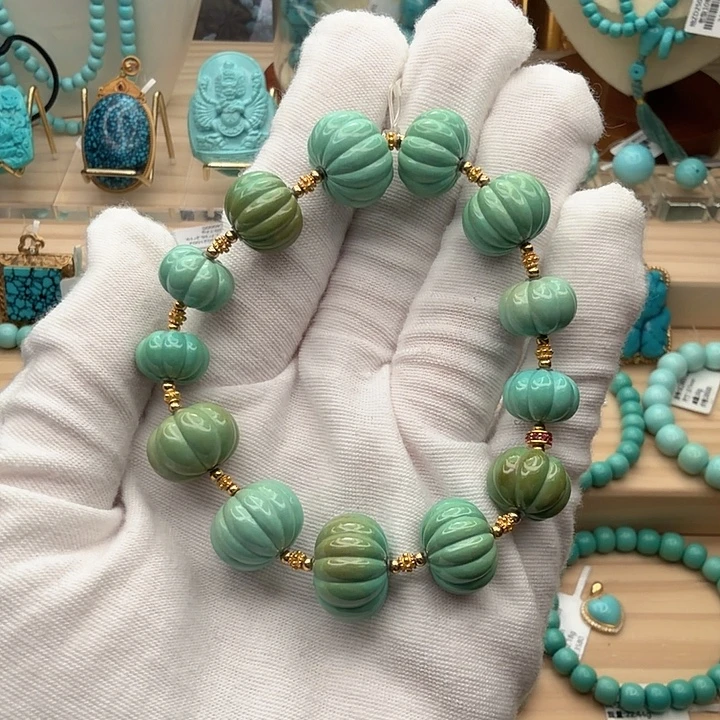 绿松石未镶嵌珠宝奇石