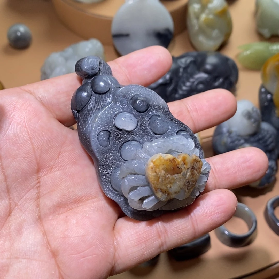 未镶嵌和田玉把件