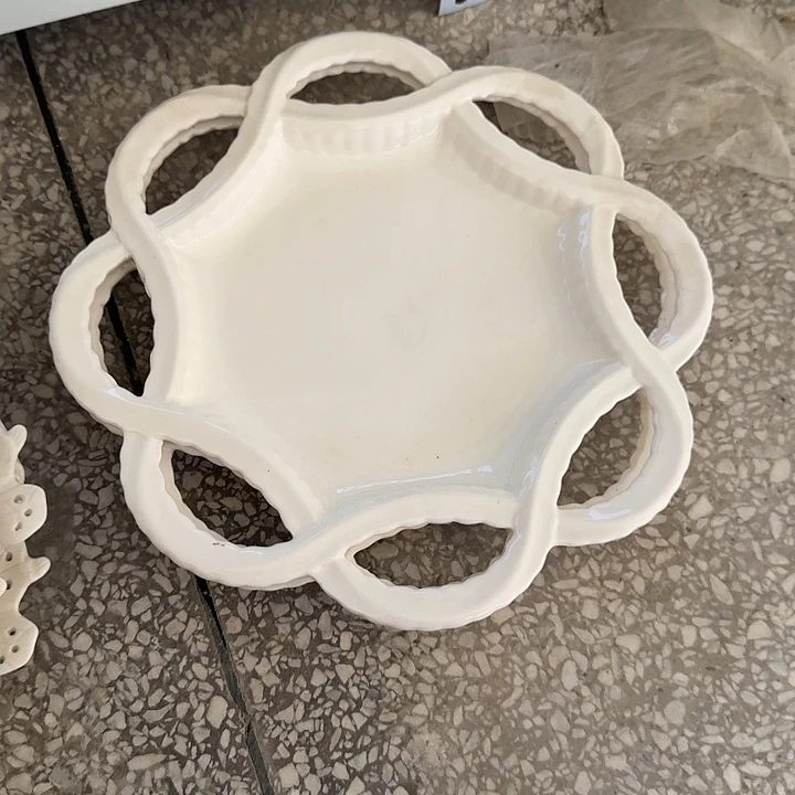 微瑕手工镂空大盘子