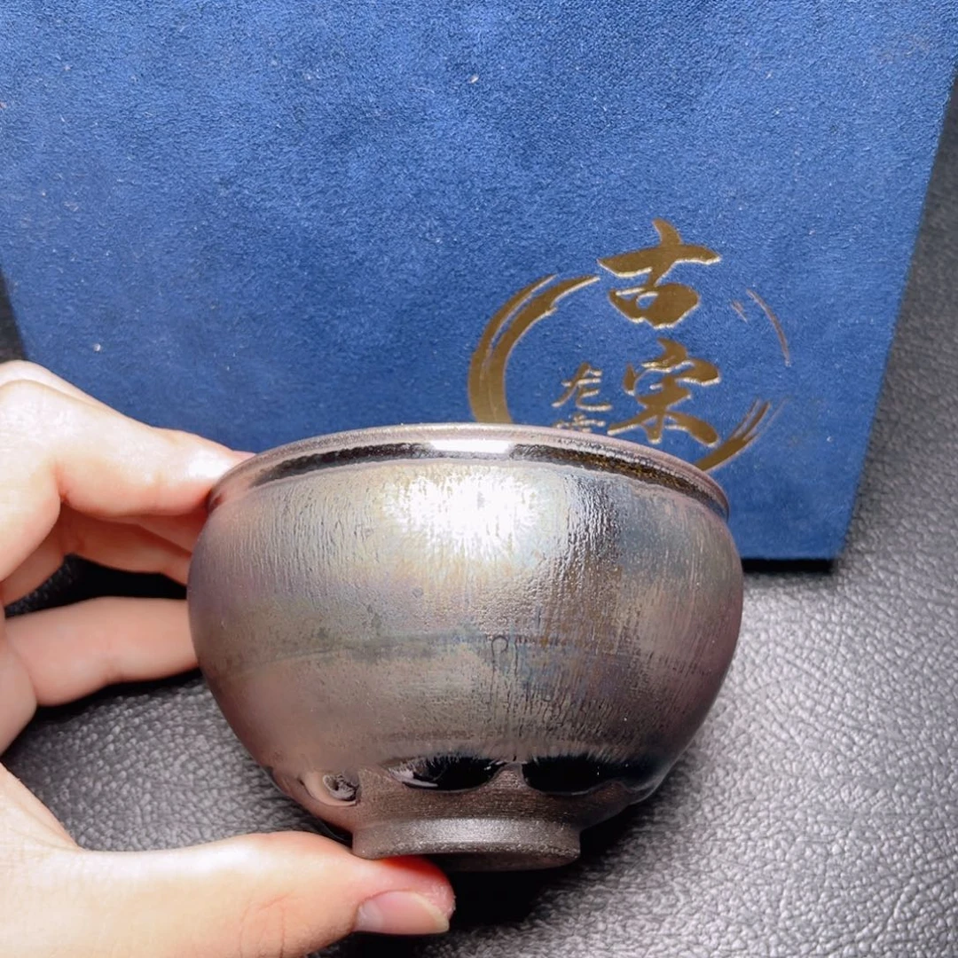 茶盏滴滴答答的声音响起