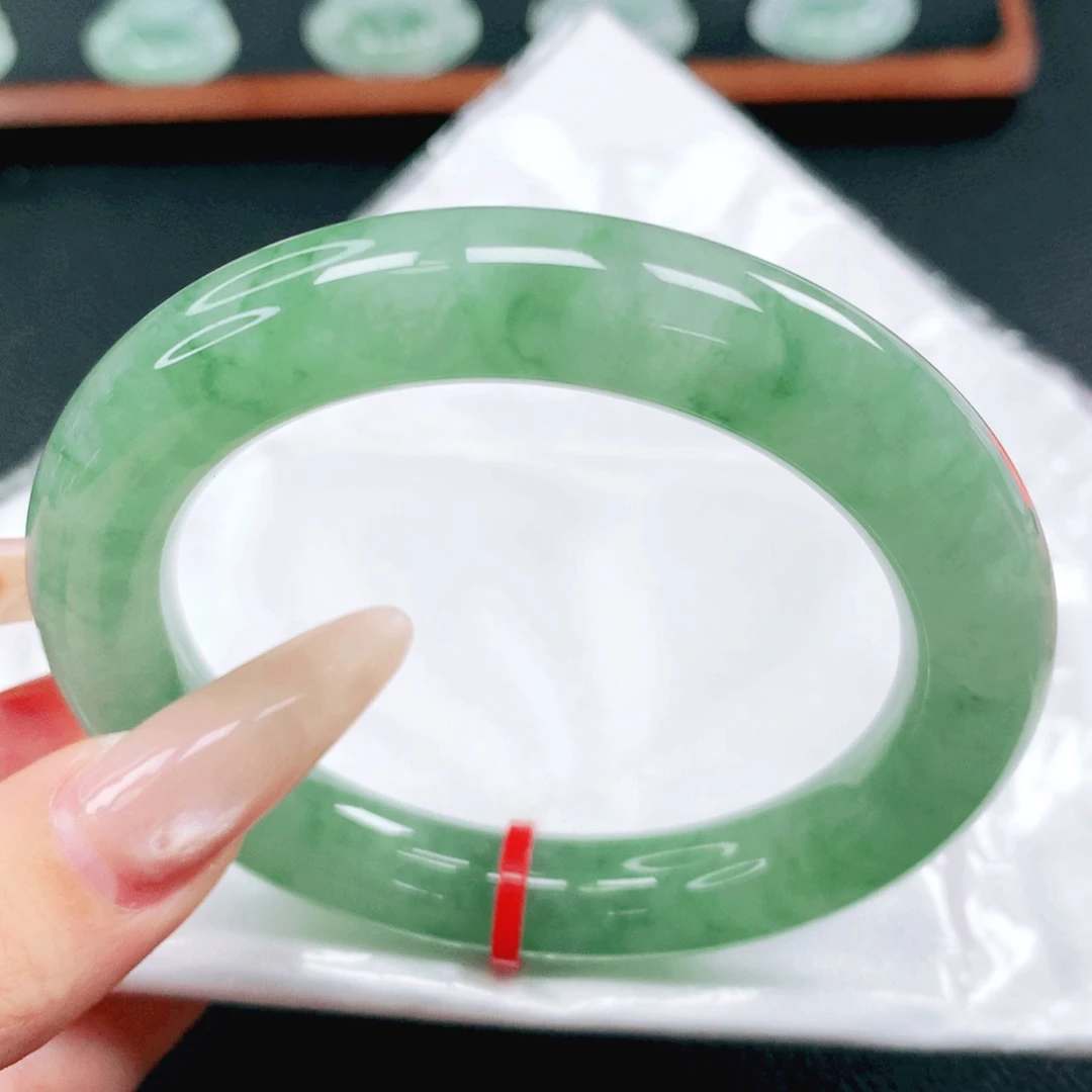 翡翠未镶嵌手镯55