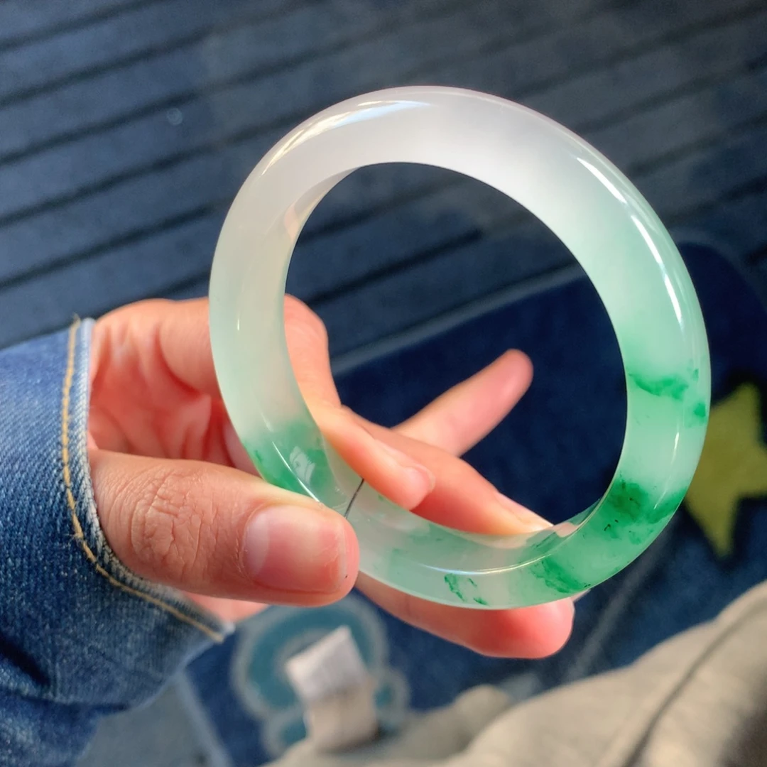 石英质玉未镶嵌手镯