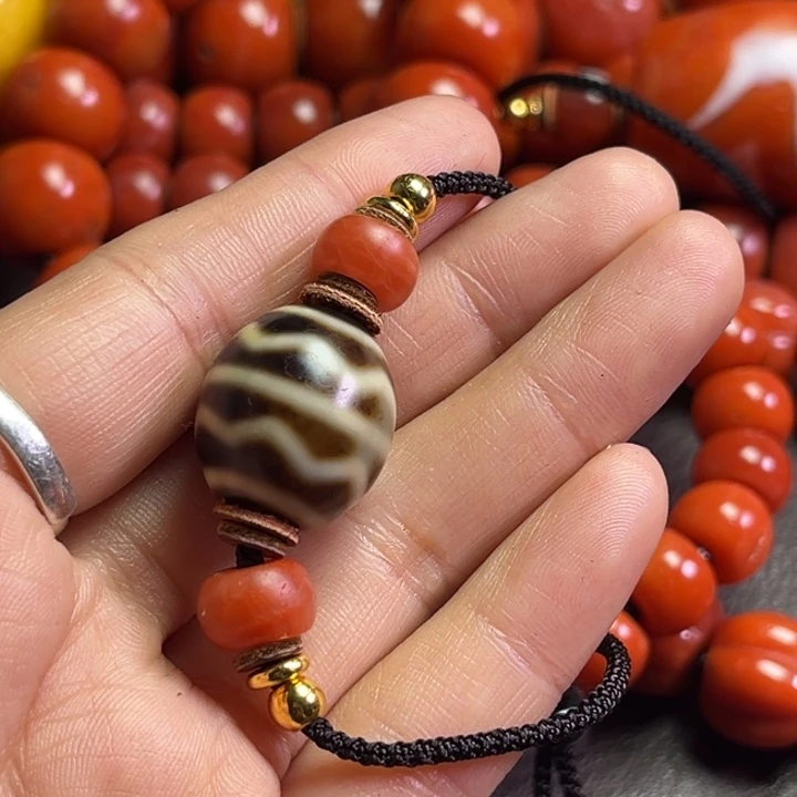 颈饰琉璃秦*琉璃………….